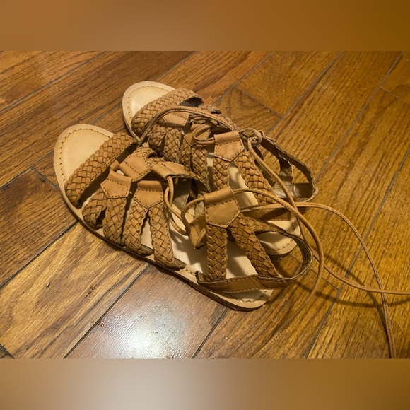 Shoes/Flats/Sandals Sizes 6-6.5 (USED/GOOD CONDITION) - Picture 6 of 8